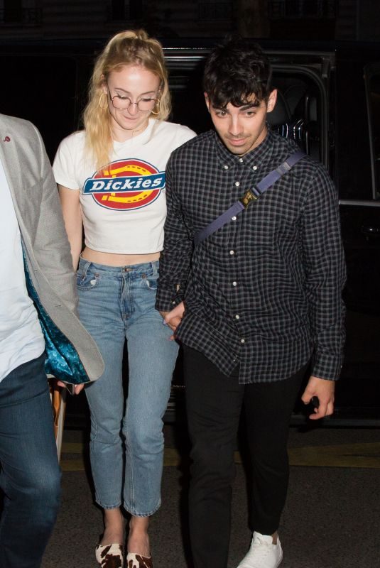 SOPHIE TURNER and Joe Jonas Out for Diner in Paris 06/20/2019