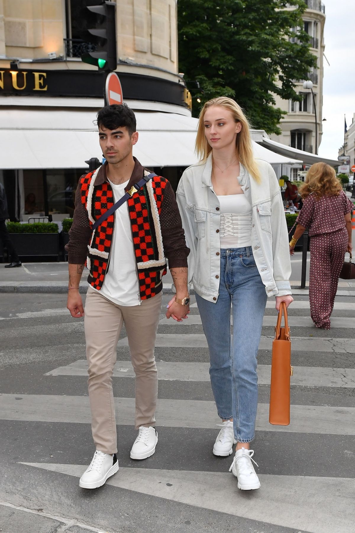 SOPHIE TURNER and Joe Jonas Out Shopping in Paris 06/22/2019 – HawtCelebs