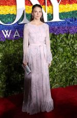 SUTTON FOSTER at 2019 Tony Awards in New York 06/90/2019