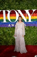 SUTTON FOSTER at 2019 Tony Awards in New York 06/90/2019