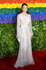 SUTTON FOSTER at 2019 Tony Awards in New York 06/90/2019