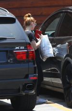 ARIEL WINTER Leaves a Vet in Sherman Oaks 07/07/2019