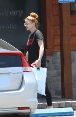 ARIEL WINTER Leaves a Vet in Sherman Oaks 07/07/2019