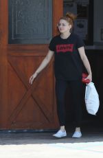 ARIEL WINTER Leaves a Vet in Sherman Oaks 07/07/2019