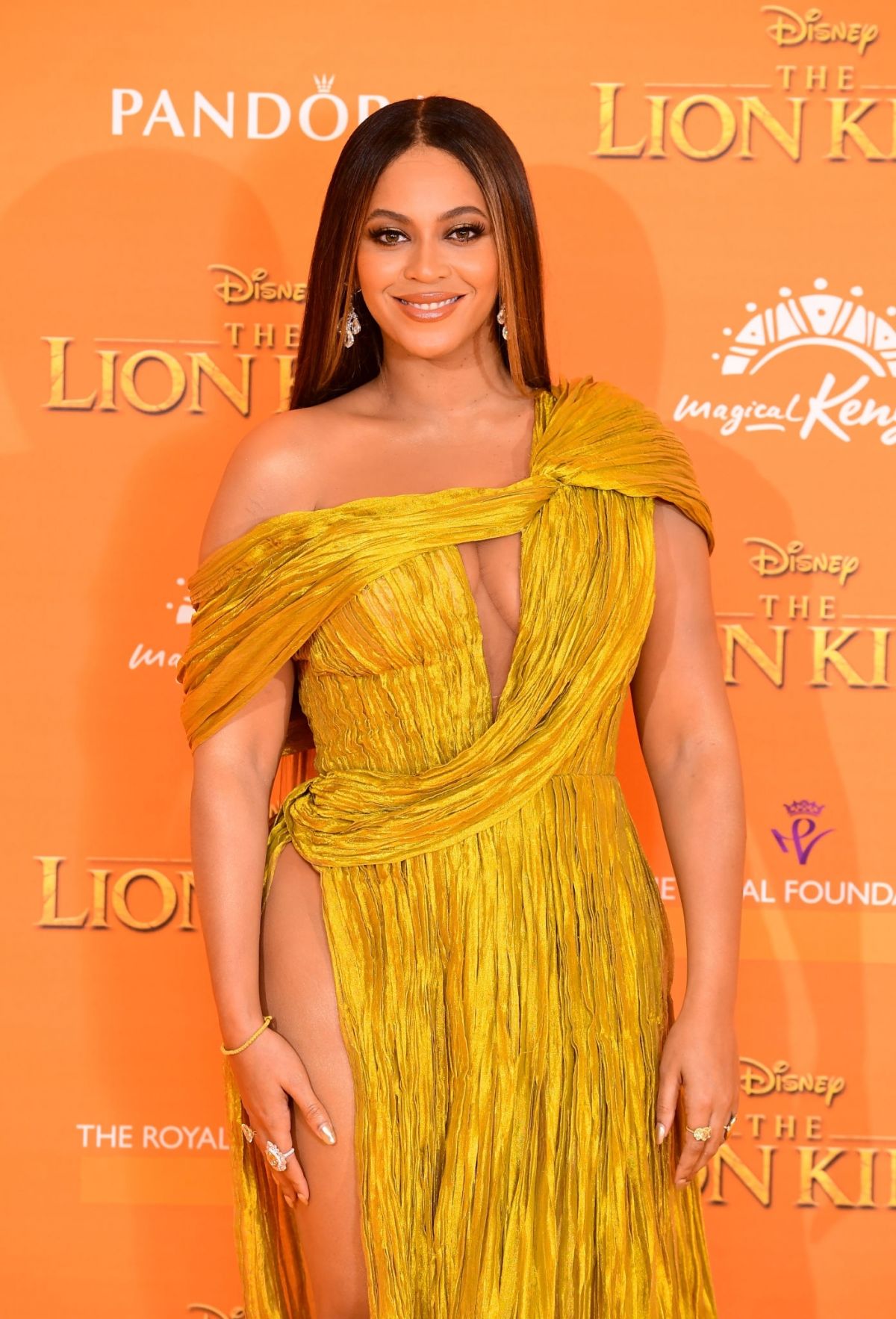 beyonce-at-the-lion-king-premiere-in-london-07-14-2019-10.jpg