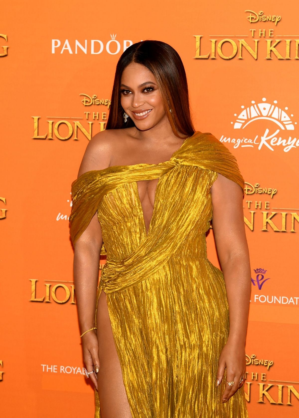 beyonce-at-the-lion-king-premiere-in-london-07-14-2019-2.jpg