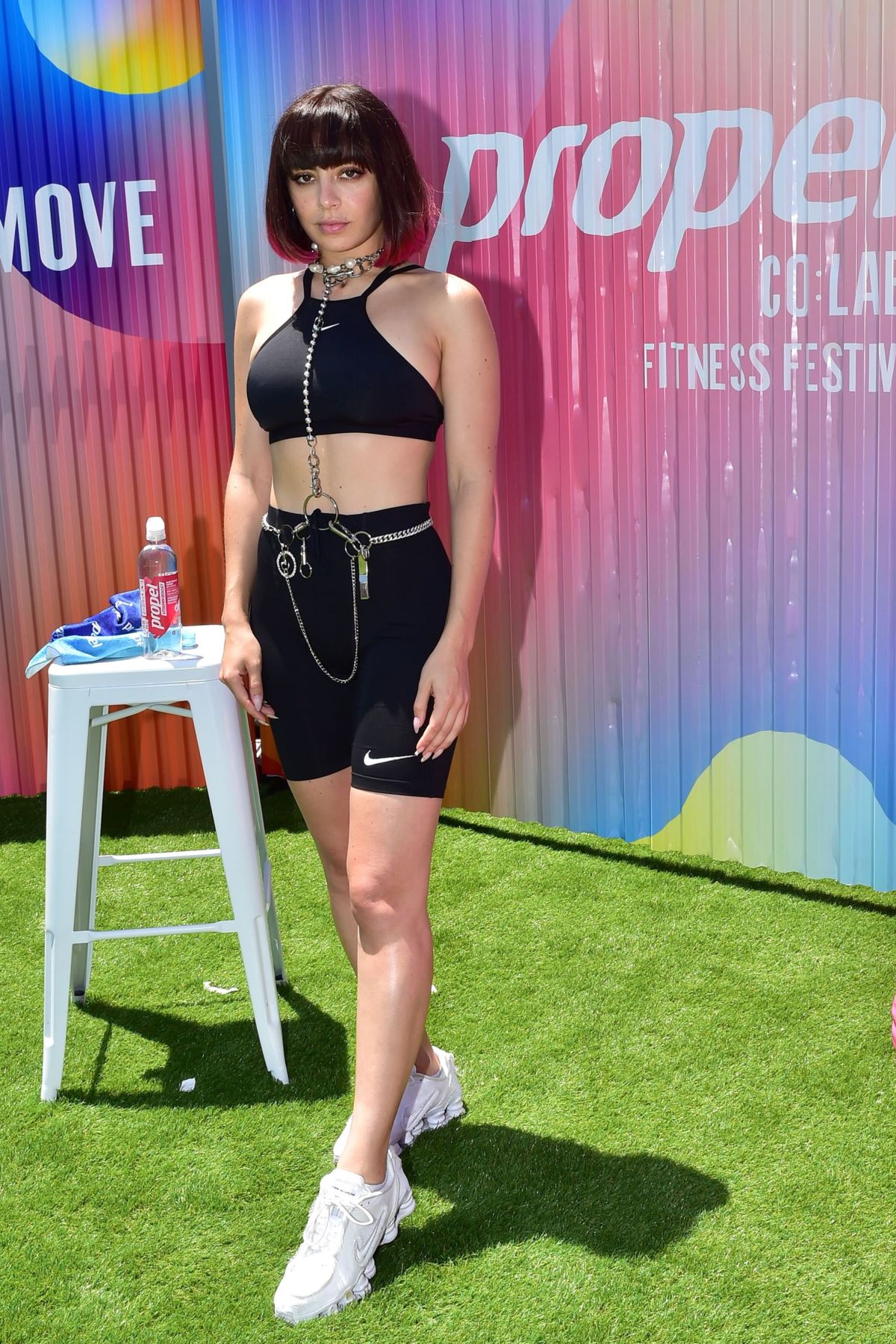 charli-xcx-performs-during-a-workout-class-in-los-angeles-07-20-2019-4.jpg