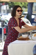 CRYSTAL REED Buys Flowers and Jewelry in Los Angeles 07/25/2019
