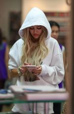 DELILAH HAMLIN Leaves a Nail Salon in Beverly Hills 07/11/2019