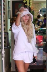 DELILAH HAMLIN Leaves a Nail Salon in Beverly Hills 07/11/2019