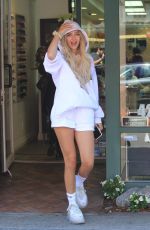 DELILAH HAMLIN Leaves Nail Salon in Beverly Hills 07/11/2019
