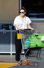 ELIZABETH OLSEN Shopping at Gleason