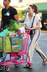 ELIZABETH OLSEN Shopping at Whole Foods in Sherman Oaks 07/25/2019