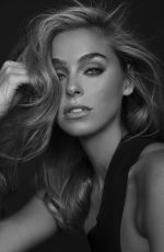 ELIZABETH TURNER on the Set of a Photoshoot, April 2019