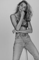 ELIZABETH TURNER on the Set of a Photoshoot, April 2019
