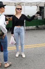 GENEVIEVE HANELIUS Shopping at Farmer
