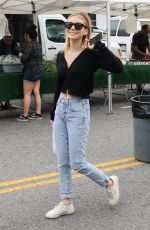 GENEVIEVE HANELIUS Shopping at Farmer