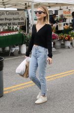 GENEVIEVE HANELIUS Shopping at Farmer