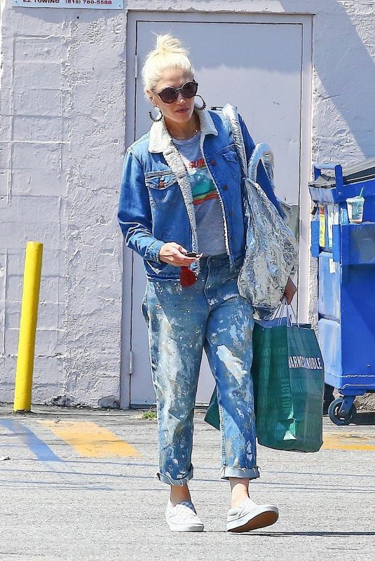 GWEN STEFANI Out Shopping in Los Angeles 07/08/2019