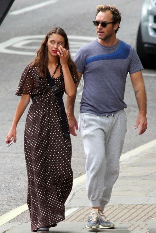 IRIS and Jude LAW Out for Lunch in London 07/14/2019