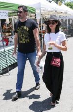 JENNA DEWAN Shopping at Farmer