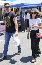 JENNA DEWAN Shopping at Farmer