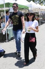 JENNA DEWAN Shopping at Farmer