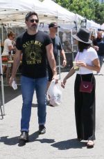 JENNA DEWAN Shopping at Farmer