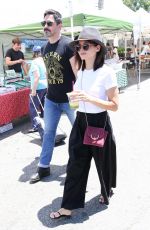 JENNA DEWAN Shopping at Farmer