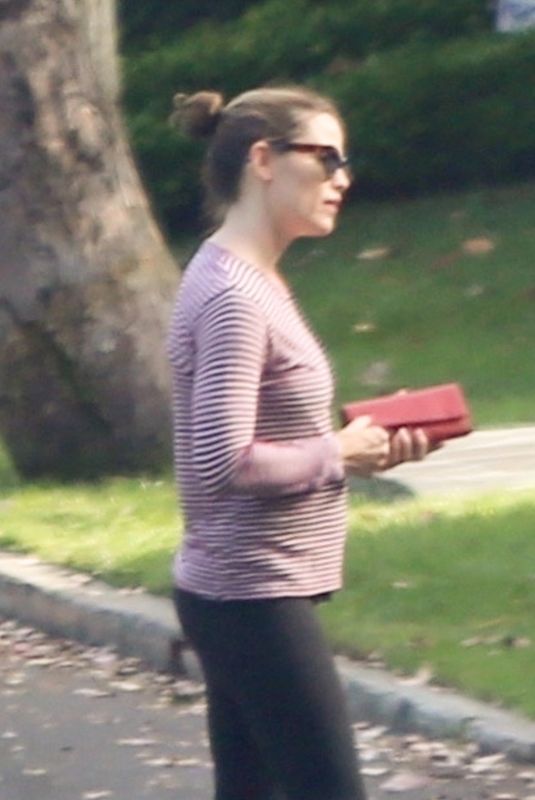 JENNIFER GARNER Out and About in Brentwood 07/17/2019