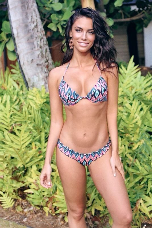JESSICA LOWNDES in Bikini – Instagram Picture 06/30/2019
