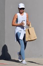 KATHERINE SCHWARTZENEGGER Heading to Yoga Class in Brentwood 07/26/2019