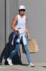 KATHERINE SCHWARTZENEGGER Heading to Yoga Class in Brentwood 07/26/2019