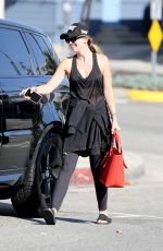 KATHERINE SCHWARTZENEGGER Leaves Yoga Clas in Santa Monica 07/24/2019