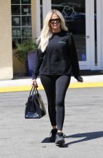 KHLOE KARDASHIAN Heading to a Dentist in Los Angeles 07/30/2019