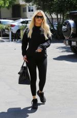 KHLOE KARDASHIAN Heading to a Dentist in Los Angeles 07/30/2019