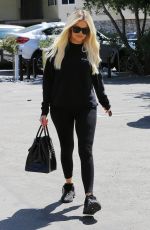 KHLOE KARDASHIAN Heading to a Dentist in Los Angeles 07/30/2019