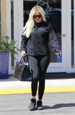 KHLOE KARDASHIAN Heading to a Dentist in Los Angeles 07/30/2019