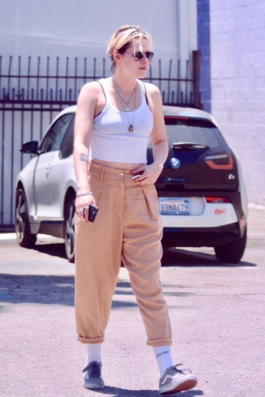 KRISTEN STEWART Out for Lunch in Los Angeles 07/01/2019