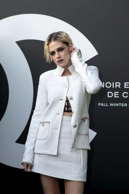 KRISTENS TEWART at Noir et Blanc de Chanel Fall/Winter 2019 Makeup Collection Launch at Yachts de Paris 07/11/2019