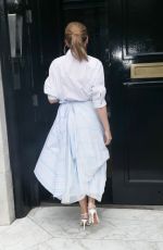 KYLIE MINOGUE Arrives at Kiss FM Studio in London 07/09/2019