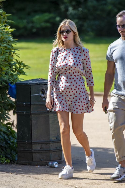 LAURA WHITMORE at British Summer Time Festival in London’s Hyde Park 07/04/2019