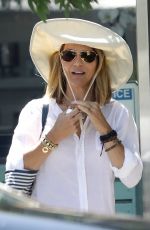 LORI LOUGHLIN Shopping at Bristol Farms in Los Angeles 07/15/2019