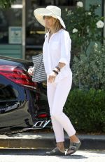 LORI LOUGHLIN Shopping at Bristol Farms in Los Angeles 07/15/2019