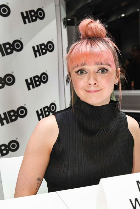 MAISIE WILLIAMS at Game of Thrones Cast Autograph Signing at San Diego Comic-con 07/19/2019