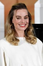 MARGOT ROBBIE at Once Upon a Time in Hollywood Photocall in Beverly Hills 07/11/2019