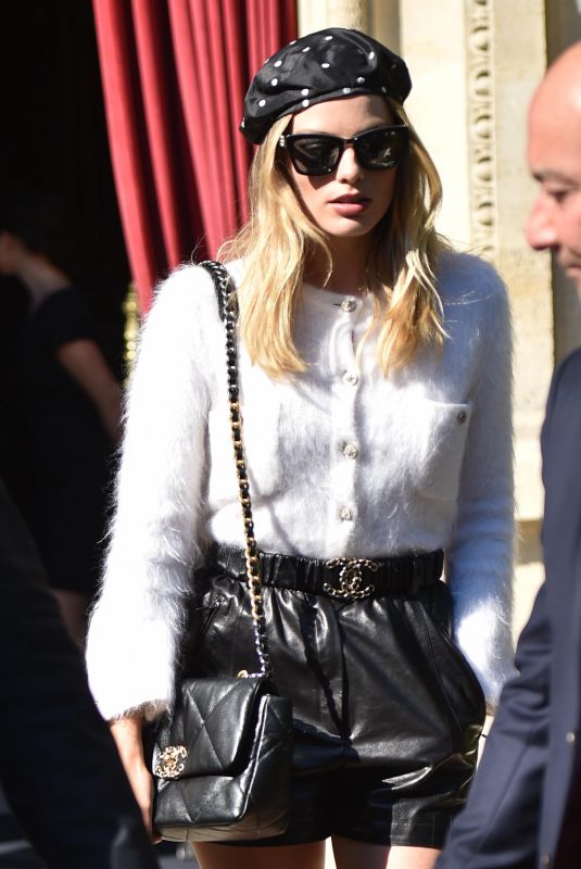 MARGOT ROBBIE Out and About in Paris 07/02/2019