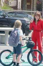 MARISA TOMEI Filming on New York