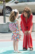 MARISA TOMEI Filming on New York