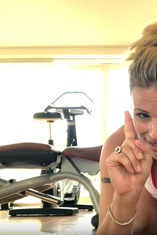 MICHELLE HUNZIKER – Iron Ciapet Exercise